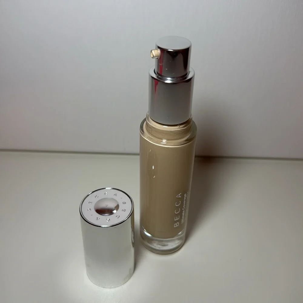 Becca Ultimate Coverage Foundation - Picture 3 of 5